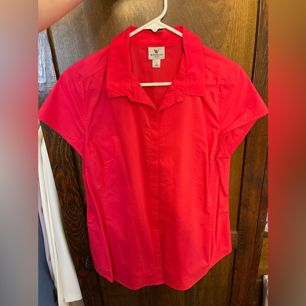 Women’s Worthington button up blouse. Size large. Pink